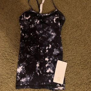 Lululemon workout tank with built in bra